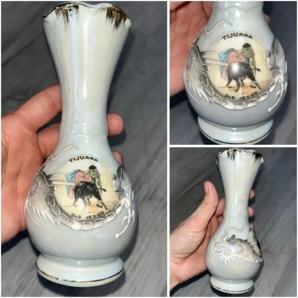 Vintage Tijuana Mexico Souvenir MORIAGE Dragonware Bud Vase